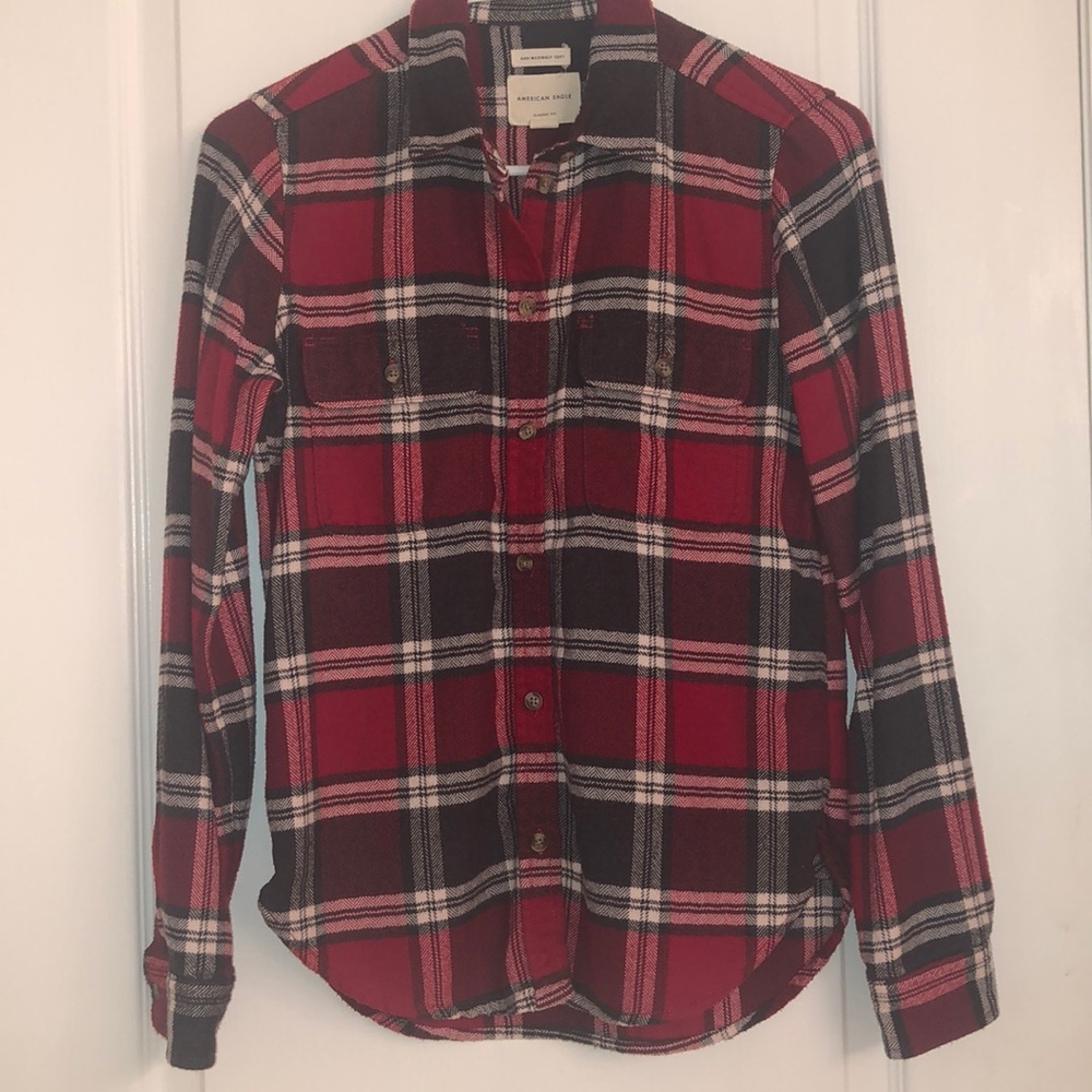 ❤️ AE Red & Black Plaid Flannel ❤️